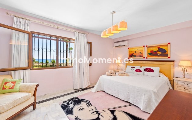 Resale - Villa - Estepona - Estepona Centro
