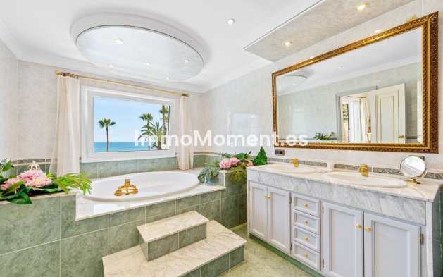 Resale - Villa - Estepona - Estepona Centro