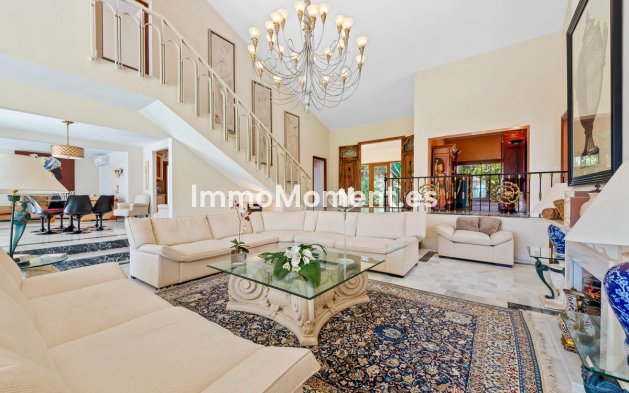 Resale - Villa - Estepona - Estepona Centro