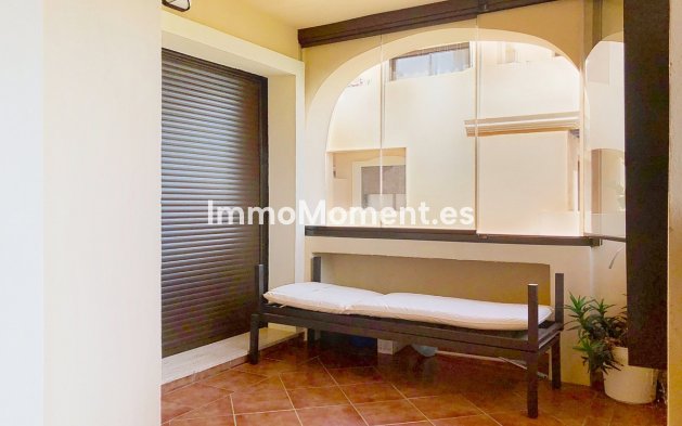 Resale - Apartment - Estepona - Estepona Centro