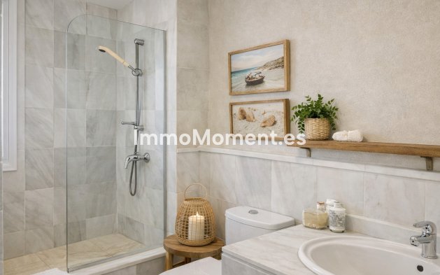 Resale - Apartment - Estepona - Selwo