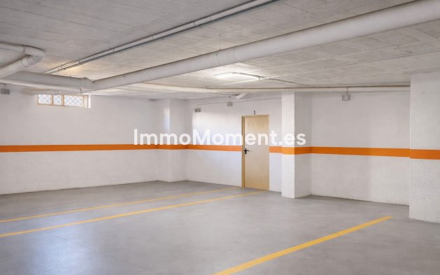 Resale - Apartment - Estepona - Selwo