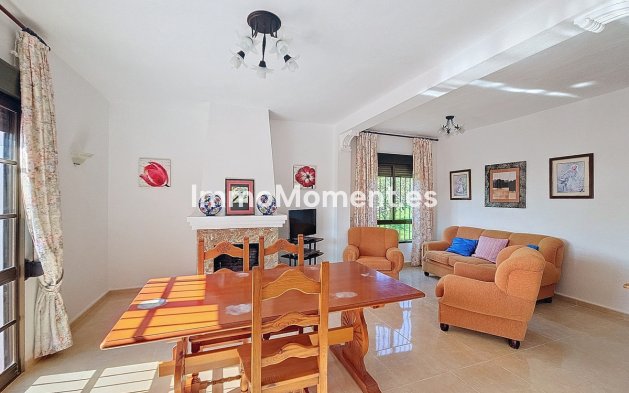 Wiederverkauf - Landhaus - Estepona  - El Padron