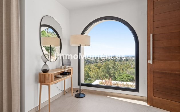 Resale - Villa - Marbella - Nueva Andalucía