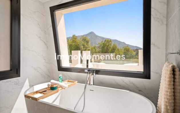 Resale - Villa - Marbella - Nueva Andalucía