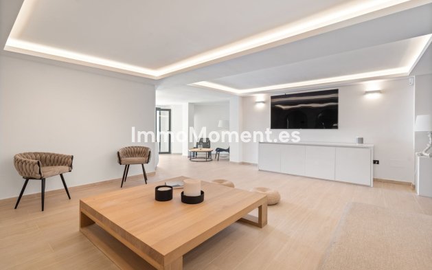 Resale - Villa - Marbella - Nueva Andalucía