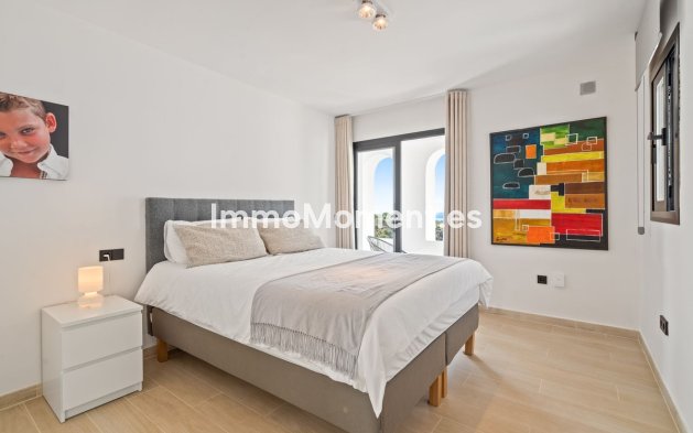 Resale - Villa - Marbella - Nueva Andalucía