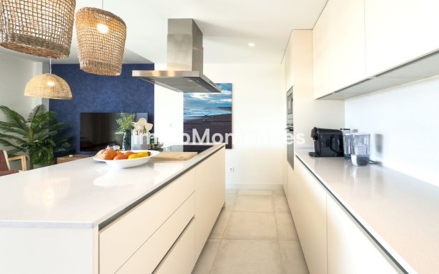 Resale - Apartment - Estepona - Selwo