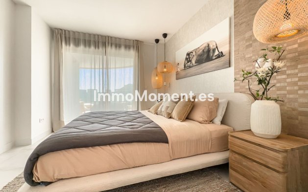 Resale - Apartment - Estepona - Selwo