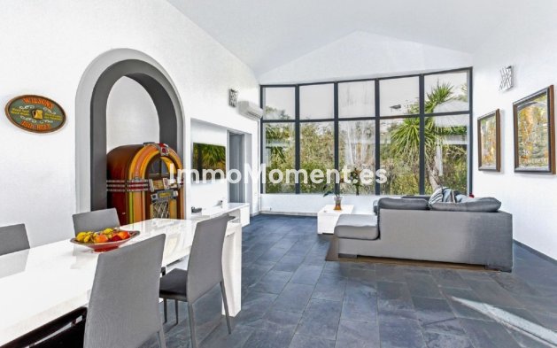 Wiederverkauf - Villa - Marbella - Elviria