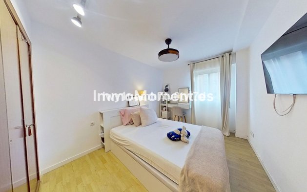 Resale - Apartment - Málaga - Málaga Centro