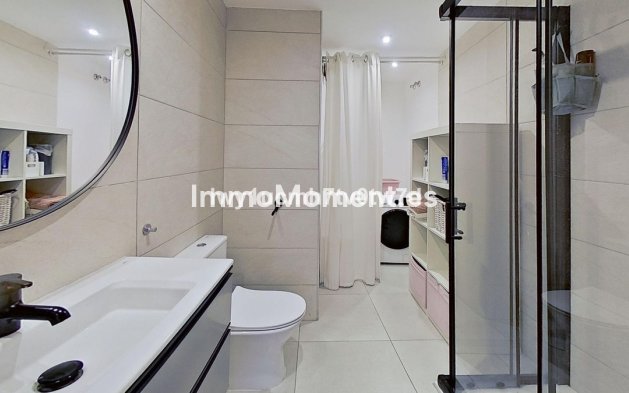 Resale - Apartment - Málaga - Málaga Centro
