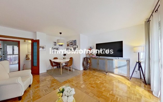 Resale - Apartment - Málaga - Málaga Centro