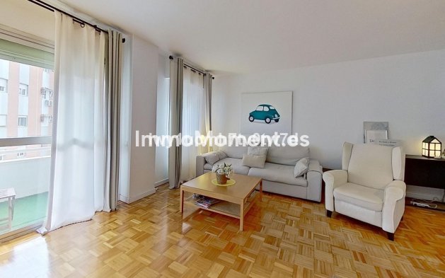 Resale - Apartment - Málaga - Málaga Centro
