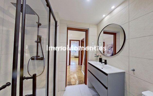 Resale - Apartment - Málaga - Málaga Centro