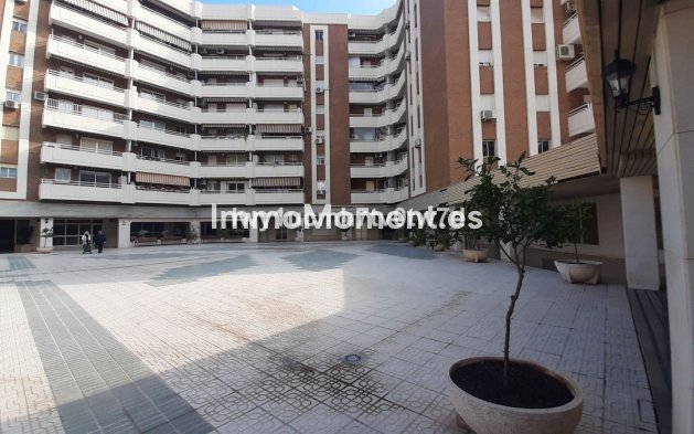 Resale - Apartment - Málaga - Málaga Centro