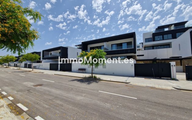 Revente - Villa - Estepona  - Atalaya