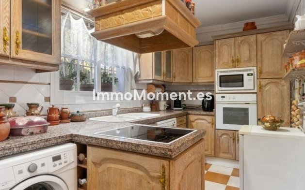 Wiederverkauf - Villa - Marbella - El Rosario