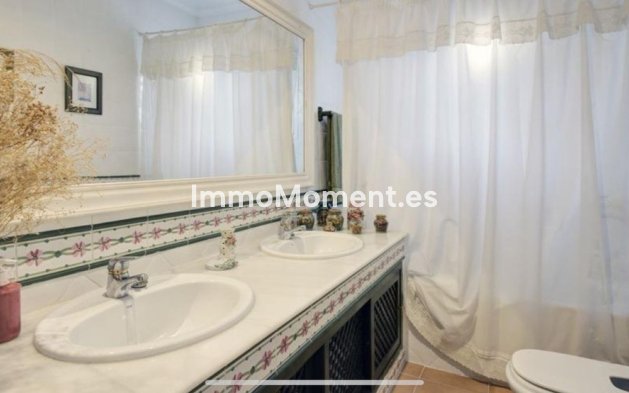 Wiederverkauf - Villa - Marbella - El Rosario