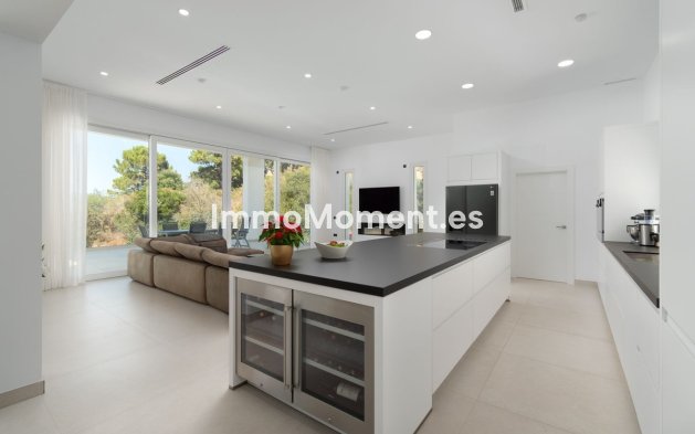 Resale - Villa - Marbella - La Mairena