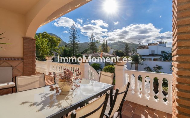 Wiederverkauf - Villa -   Inländisch - Alhaurín de la Torre