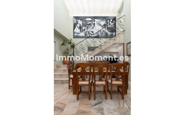 Wiederverkauf - Villa -   Inländisch - Alhaurín de la Torre