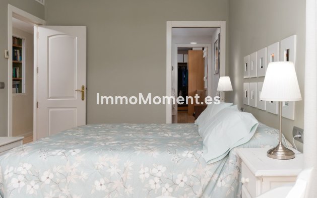 Wiederverkauf - Villa -   Inländisch - Alhaurín de la Torre