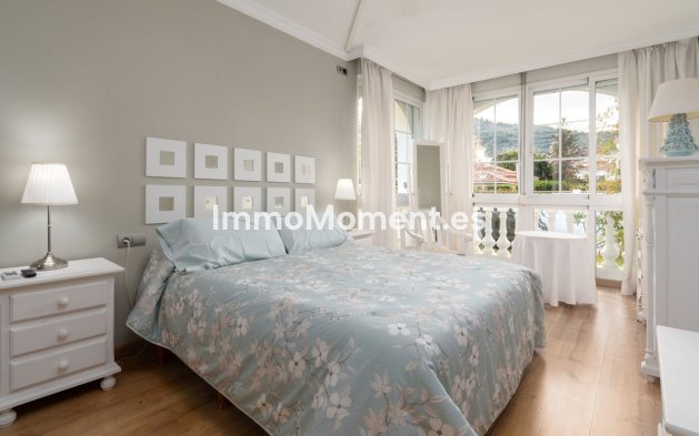 Wiederverkauf - Villa -   Inländisch - Alhaurín de la Torre