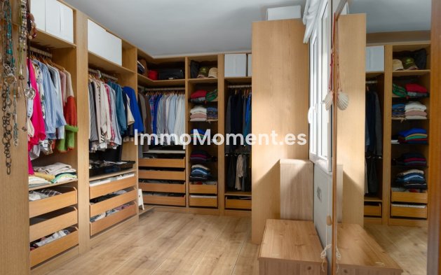 Wiederverkauf - Villa -   Inländisch - Alhaurín de la Torre