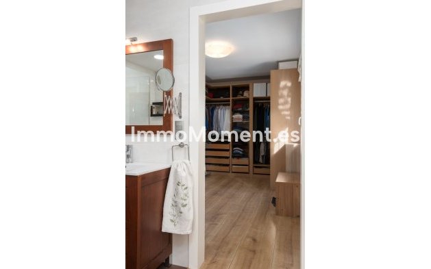 Wiederverkauf - Villa -   Inländisch - Alhaurín de la Torre