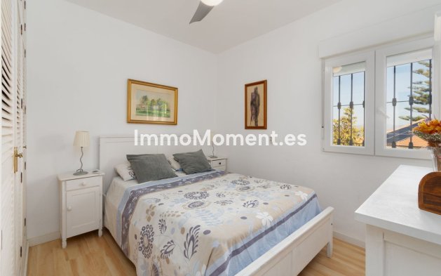 Wiederverkauf - Villa -   Inländisch - Alhaurín de la Torre