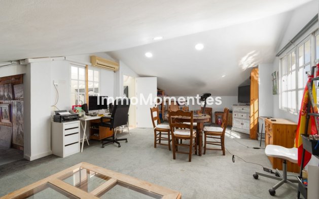 Wiederverkauf - Villa -   Inländisch - Alhaurín de la Torre