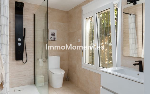 Wiederverkauf - Villa -   Inländisch - Alhaurín de la Torre