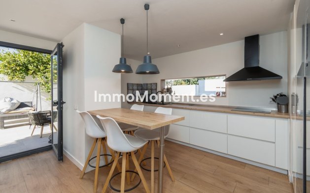 Wiederverkauf - Villa -   Inländisch - Alhaurín de la Torre