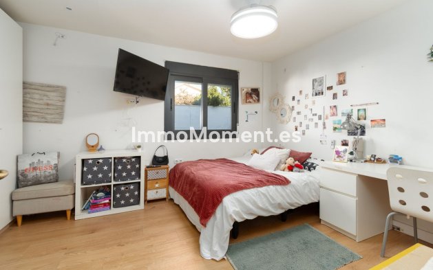 Wiederverkauf - Villa -   Inländisch - Alhaurín de la Torre