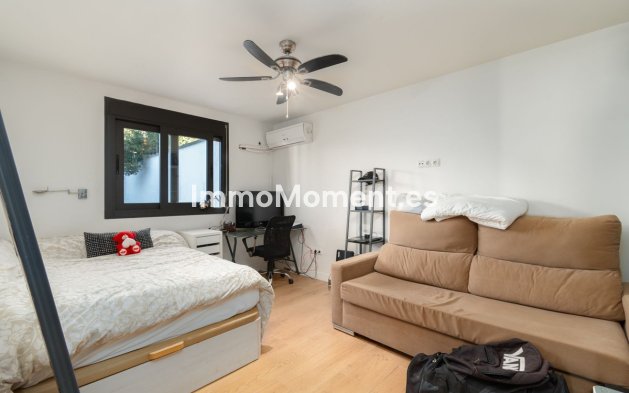 Wiederverkauf - Villa -   Inländisch - Alhaurín de la Torre