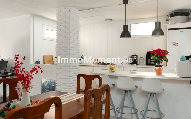 Wiederverkauf - Villa -   Inländisch - Alhaurín de la Torre