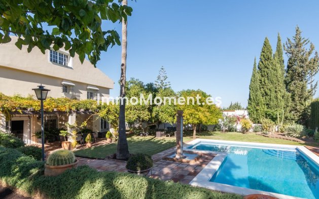 Wiederverkauf - Villa -   Inländisch - Alhaurín de la Torre