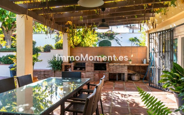 Wiederverkauf - Villa -   Inländisch - Alhaurín de la Torre