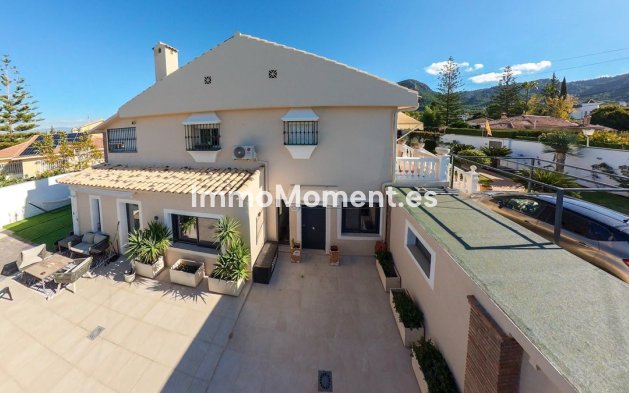 Wiederverkauf - Villa -   Inländisch - Alhaurín de la Torre