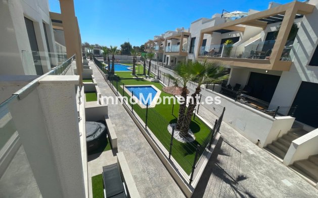 Resale - Apartment - Orihuela - Villamartin
