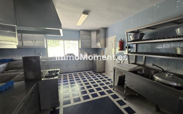 Wiederverkauf - Villa - Marbella - Marbella Centro