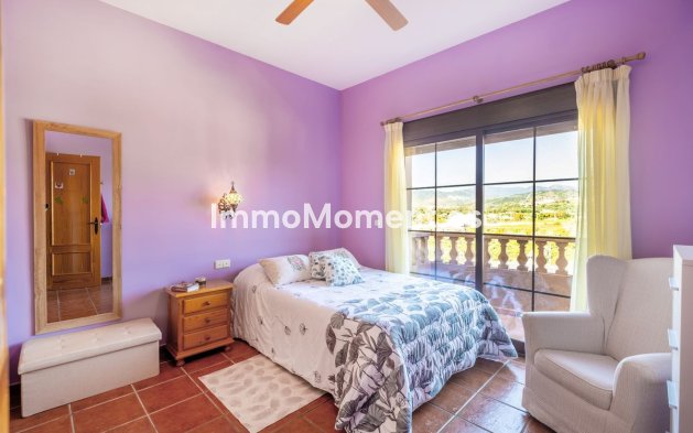 Resale - Villa - Marbella - San Pedro de Alcántara