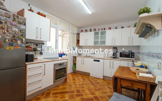 Resale - Apartment - Málaga - Málaga Centro
