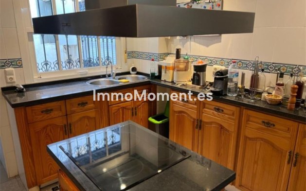 Resale - Villa - Marbella - Nueva Andalucía