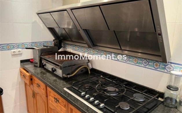 Resale - Villa - Marbella - Nueva Andalucía