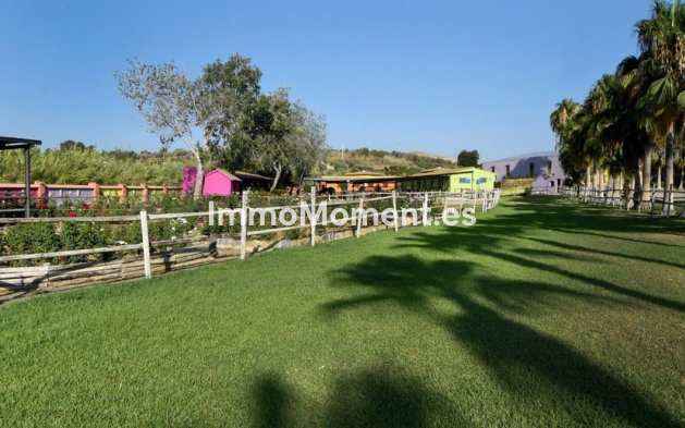 Resale - Country house - Inland  - Coín