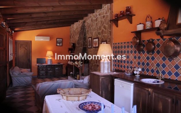 Resale - Country house - Inland  - Coín