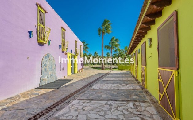 Resale - Country house - Inland  - Coín