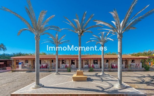 Resale - Country house - Inland  - Coín